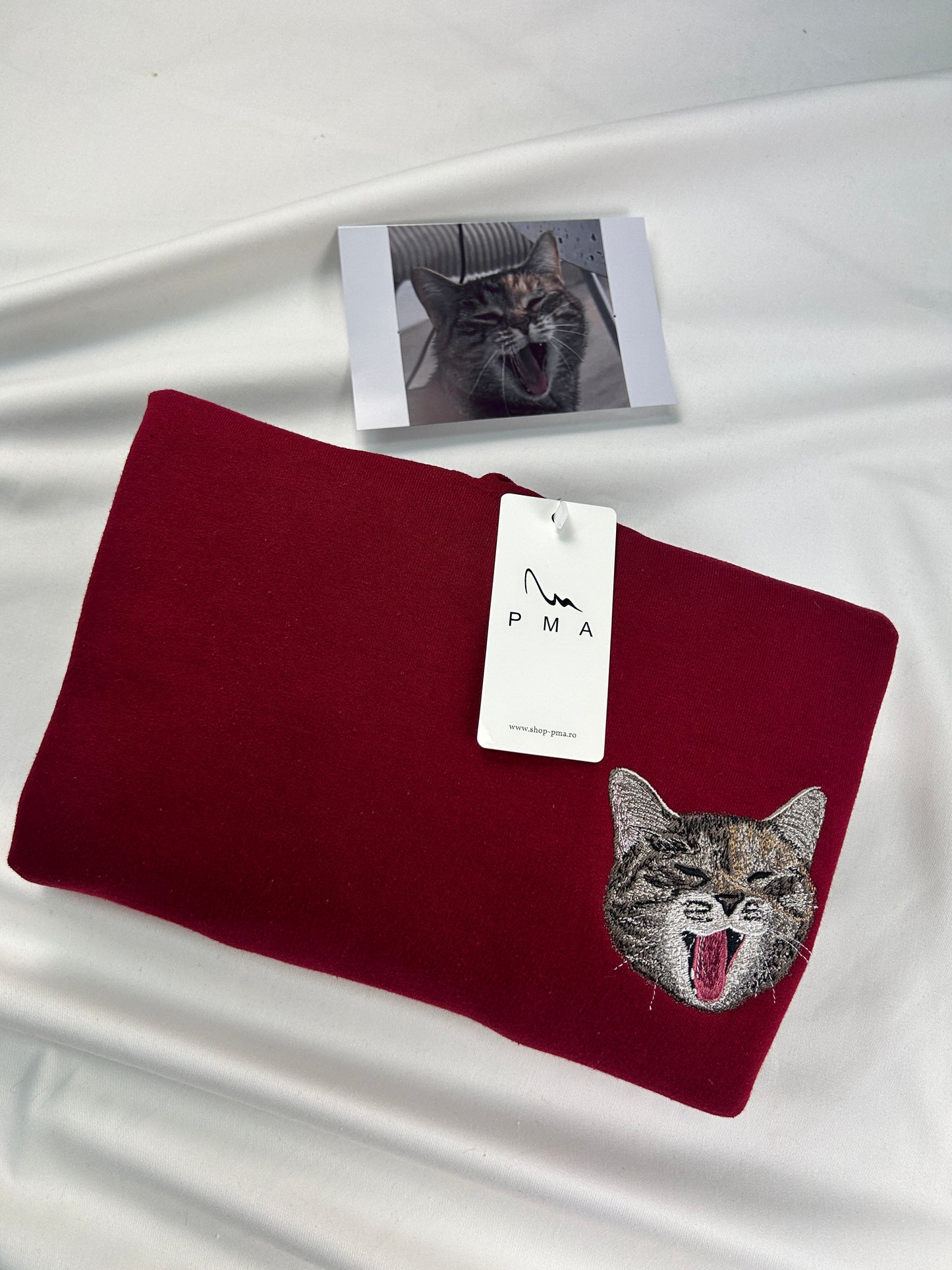Tricou premium OVERSIZED personalizat brodat cu animalut-Realistic Pet Portraits