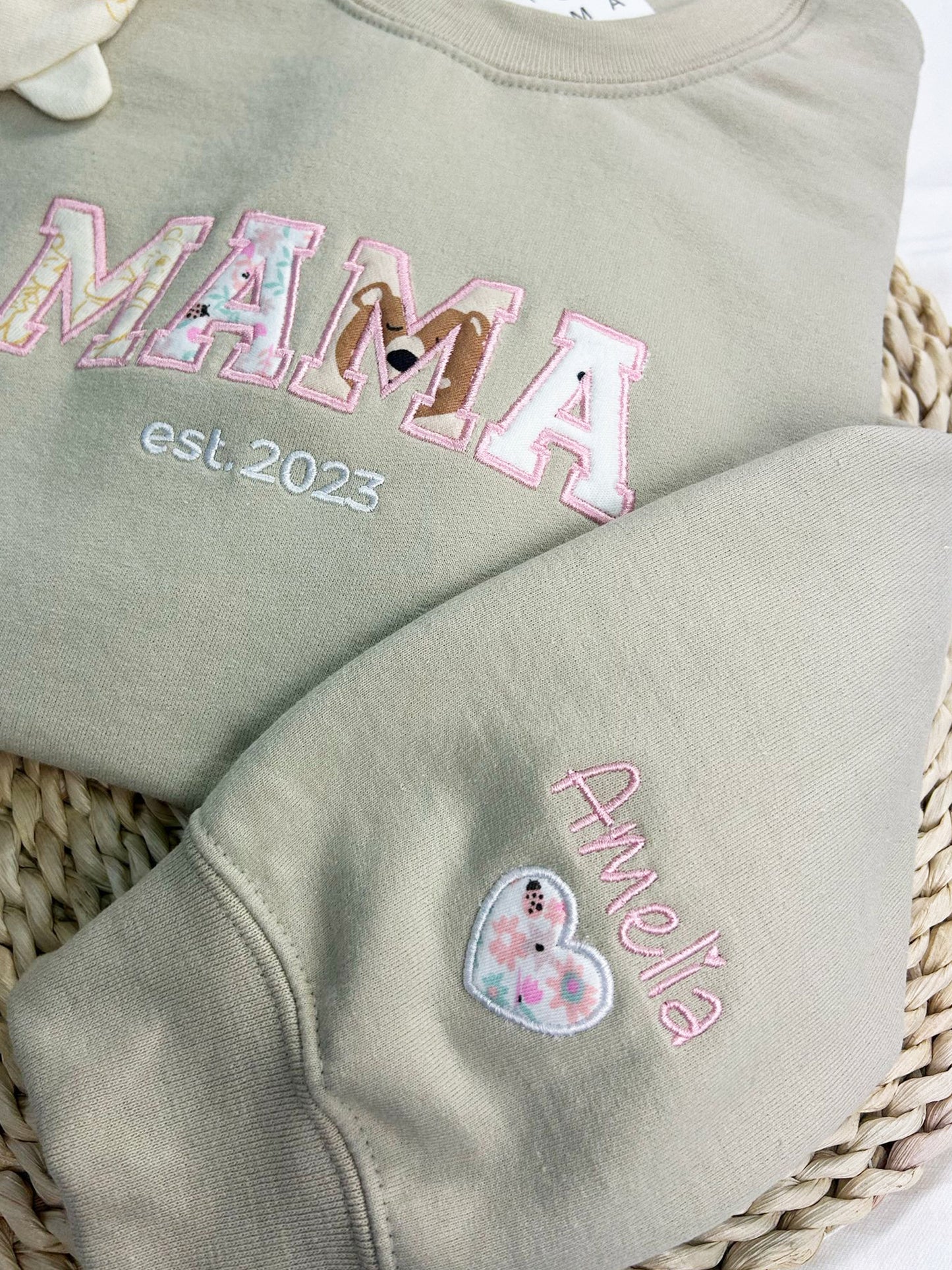 Bluza/hanorac personalizat/a prin broderie cu hainute de bebelus MAMA/ TATA/ BUNICA/ BICU