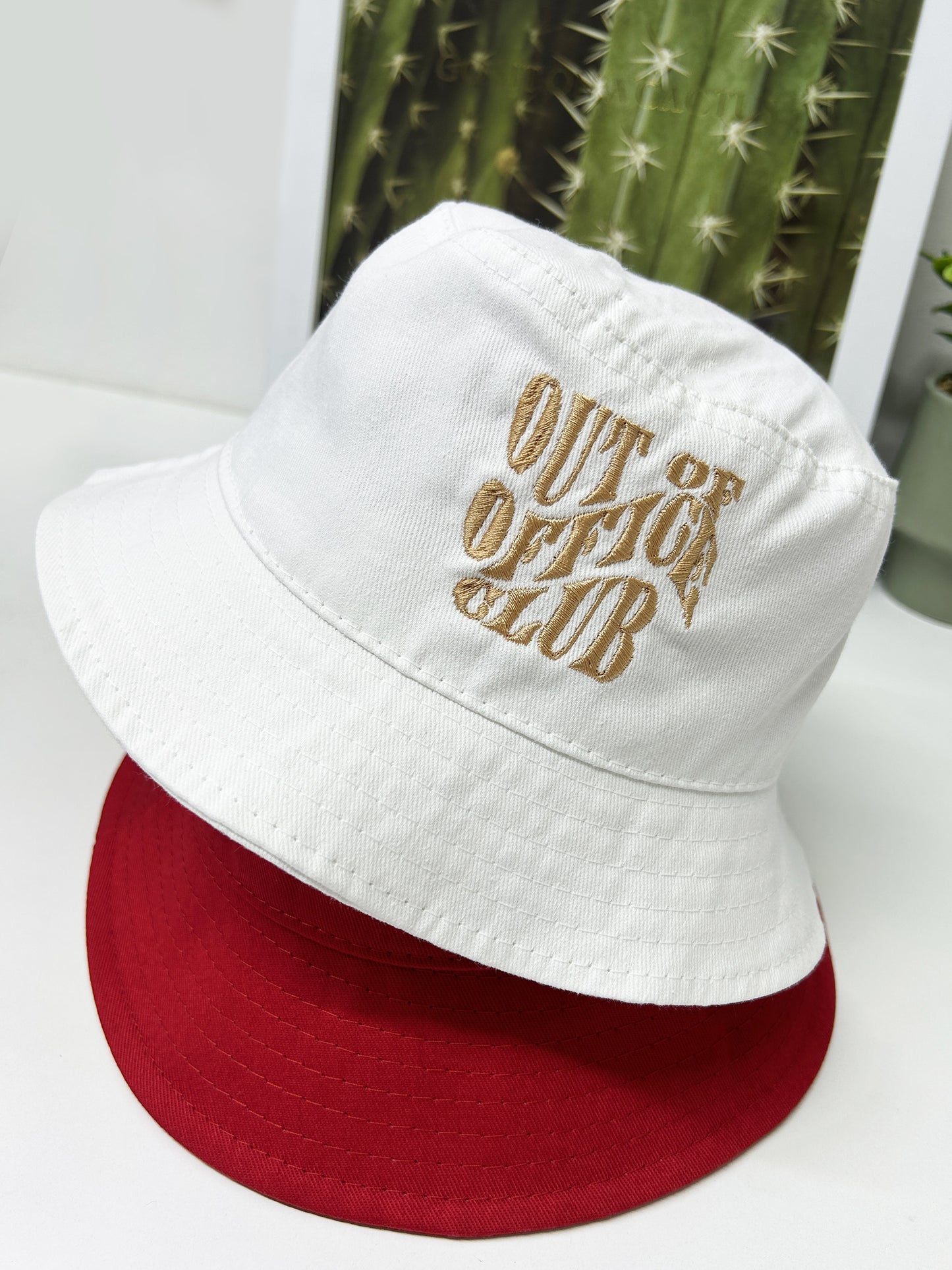 Palarie Bucket Hat Out Of Office Club