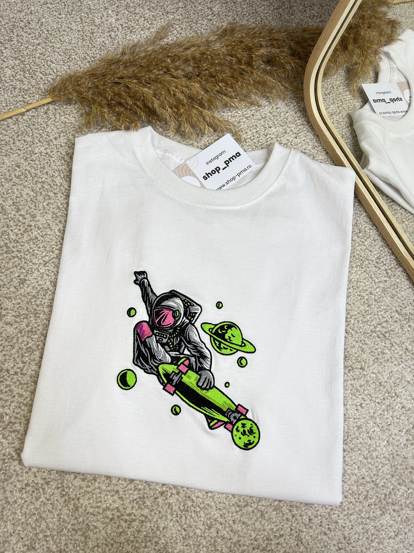 Tricou Astronaut Skateboarding On Universe